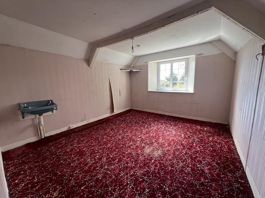 Lot: 128 - UNIQUE DETACHED PROPERTY FOR REFURBISHMENT WITH POTENTIAL - General view of bedroom two Rockwood House